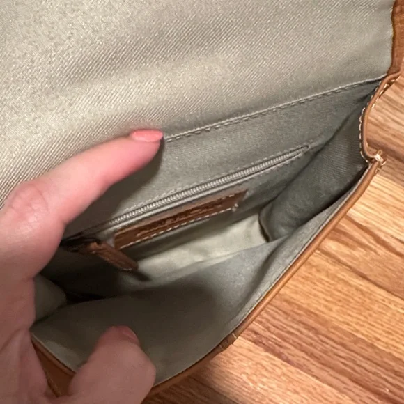 American Leather Co. Tan Crossbody Bag - Picture 2 of 4